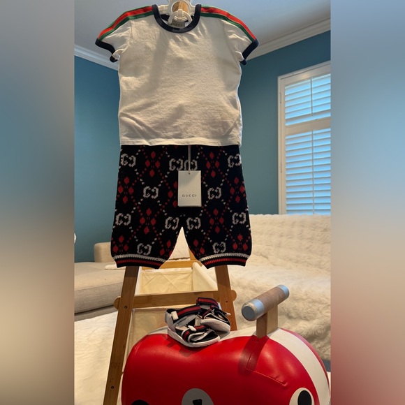 Gucci Other - GUCCI White Top with Navy Blue and Red Patterned Knit Shorts & sandals